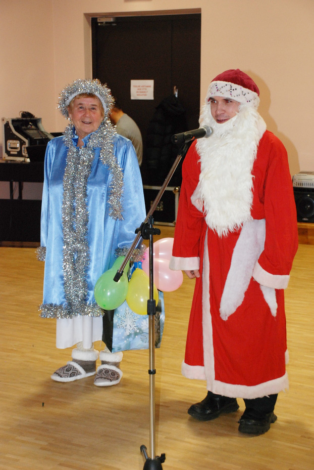 11 января в пярнуском Центре пожилых людей прошел праздник Рождества, организованный коллективом 