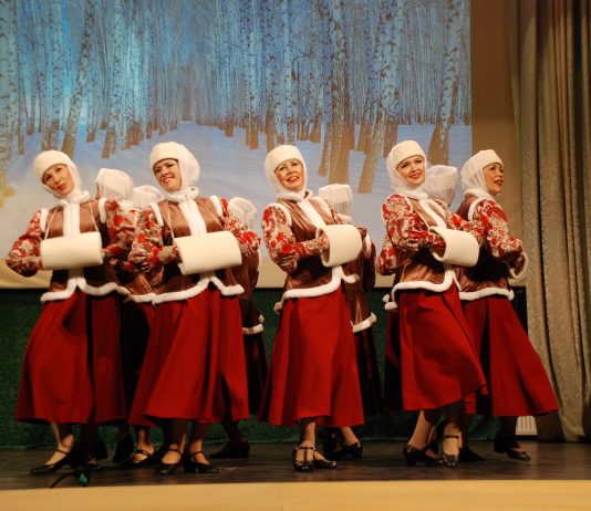 В Пярну прошел фестиваль народного танца