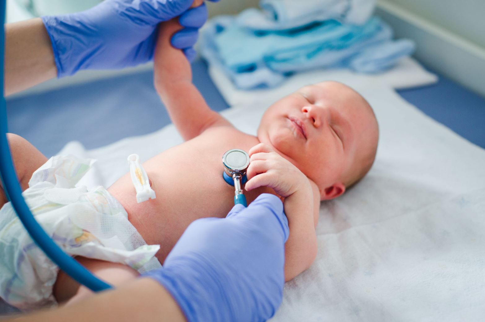В Пярнуской больнице впервые родился коронаположительный ребенок