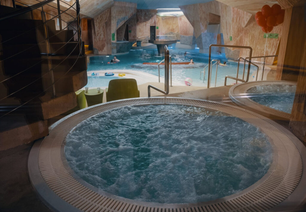 Согласно годовому отчету Viiking Spa, наиболее существенное негативное влияние на деятельность компании в 2025 году оказало повышение ставки налога с оборота.